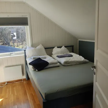 Feelhome 4 Bedrooms Apartment Polarvegen Tromso Room photo